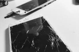 Whether you shattered the glass on your ipad or dropped your iphone in water, we can fix it. Iphone And Ipad Repair Shop In Miami Fl Itownrepair