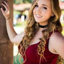 Hannah Knott's Instagram, Twitter & Facebook