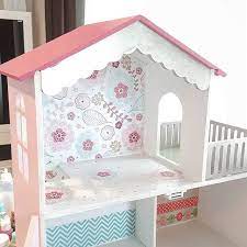 barbie evi ahsap oyun evi dekopaj stencil ve el boyamasi yapilarak calisilmistir barbie ev fikirler ahsap evler
