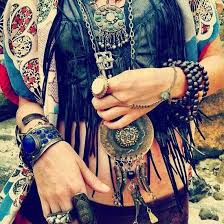 Las hippies y las gitanas se unieron para darle vida al boho chic, el estilo por excelencia de los festivales de música que parece sacado del. Bracelets Trends Modern Hippie Boho Chic Style Bohemian Gypsy Fashion Zepjewelry Com Home Of Jewelry Inspiration Ideas Trends To Shop Right Now