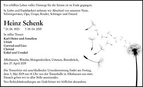Heinz schenk unterschreibt nach der aufzeichnung der fernsehsendung «ein abend mit heinz schenk» beim hessischen rundfunk in frankfurt am main ein großes plakat, auf dem die aufschrift zum blauen bock zu lesen ist (foto. Traueranzeigen Von Heinz Schenk Trauer Mittelhessen De
