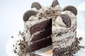 Vermische in einer separaten schüssel mehl mit kakao, backpulver, natron und salz und gib diese mischung zu dem rest. Oreo Kuchen Naked Cake Mit Schokolade Und Kekse