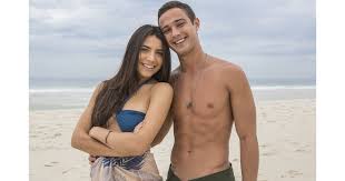 Larissa manoela and the boyfriend, andré luiz frambach, exchanged kisses while enjoying barra da tijuca beach, west zone of rio de janeiro, . Andre Luiz Frambach E Rayssa Bratillieri Ja Estao Em Clima De Dia Dos Namorados Veja Video Purebreak
