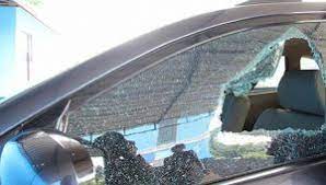 Cermin depan kereta pecah lukisan. Tukar Cermin Kereta Retak Bagaimana Cara Nak Claim Insurans Duduk Bersila
