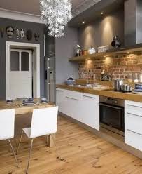 Inspiration Loft New Yorkais Avec Une Credence En Briques Rouges Credit Photo Pinterest Astucesdefilles Cuisines Deco Belle Cuisine Amenagement Cuisine