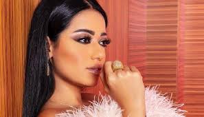 لم تعترف النجمة المصرية شيرين عبد الوهاب بإجراء عملية تجميلية في الأنف، إلا أن الكثير من الصحف والمواقع الالكترونية نشرت لها صوراً ضمن مشاهير العرب قبل وبعد عملية تجميل الأنف، وأكدوا أنها خضعت لأكثر من عملية في الأنف بالإضافة إلى عمليات أخرى في الوجه. Ø±Ø­Ù…Ø© Ø±ÙŠØ§Ø¶ Ø¹Ù† ÙˆØ¬ÙˆØ¯Ù‡Ø§ ÙÙŠ Ø¹Ø±Ø§Ù‚ Ø£ÙŠØ¯ÙˆÙ„ Ø¬Ù…ÙŠØ¹ Ø§Ù„Ù…Ø´ØªØ±ÙƒÙŠÙ† Ø£ØµØºØ± Ù…Ù†ÙŠ Ø¹Ù…Ø±Ø§ Ø§Ù„Ù†Ù‡Ø§Ø± Ø§Ù„Ø¹Ø±Ø¨ÙŠ