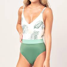 Blancheporte vous propose des maillots de bain 1 pièce sculptants : Maillot De Bain 1 Piece Sans Armatures Blanc Rip Curl 3 Suisses