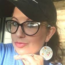 Caitlin Goins's Instagram, Twitter & Facebook