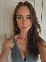 Jenna Fraser's Instagram, Twitter & Facebook