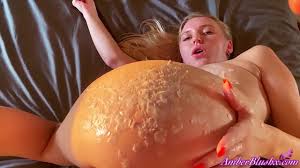 Guy Waters Gorgeous Body Of Beauty With Hot Wax And Listens To Her Screams  - XNXX.COM