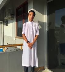 Ada poket pada kiri, kanan & dada jubah. Pakai Jubah Hari Jumaat Tanduk Muncul Dalam Bayang Bayang Lelaki Ini Ada Yang Kata Walau Pakai Macam Orang Alim Ia Menunjukkan Diri Saya Sebenar Viral Mstar