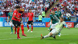 Fotbalul este un sport de echipă ce se dispută între două echipe alcătuite din 11 jucători fiecare. Echipa NaÅ£ionalÄƒ De Fotbal A Germaniei PÄƒrÄƒseste Cm2018 Germania Dw 27 06 2018