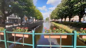 Are listed below, click on the city name to find distance between. Stap Voor Stap Naar Weer Een Bruisend Aalsmeer Nieuwe Meerbode