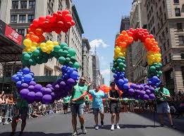 La marcha del orgullo lgbt+ de la ciudad de guadalajara se realizará el día 12 de junio del 2021. Nueva York Celebra El Orgullo Gay Con Una Marcha Masiva A Los 50 Anos De Stonewall