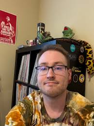 Hey all! I'm an older keyboardist in Raleigh looking for another musician  to collaborate