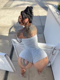 Brittanya Razavi on X: wedgie 👀 t.cohXn7xpu4RR  X