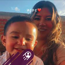 Laura Badura wearing True Brown K Lip Kit 💋 Back