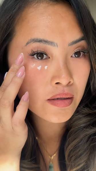 Why Under-Eye Serums Burn: The Difference Between Hydration and Irritation — skincare