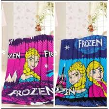 Selimut berbahan bulu memberikan sensasi lembut dan hangat ketika dipakai. Jual Selimut Frozen Terbaru Harga Murah Blibli Com