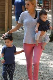 Lavinia petrea, de la stirile protv, a devenit mamica pentru a doua oara. Lavinia Petrea O MÄƒmicÄƒ Tare DescurcÄƒreaÈ›Äƒ Ce Sacrificii Face Prezentatoarea De La Pro Tv Pentru Cei Trei Copii