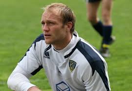 Trop «vieux» aussi, les deux trentenaires quand les sélectionneurs, obsédés par l'échéance 2011, ne. Julien Bonnaire Posts Facebook