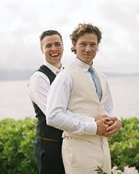 Tyler toffoli's wife, cat belanger, is very active on instagram with over 13 thousand followers. Nhl Auf Twitter Tyler Toffoli Tytoff16 And Tanner Pearson Tannerjpearson Two Canucks Happy To Be Reunited Catbtoffoli Https T Co Jumea5tr5r