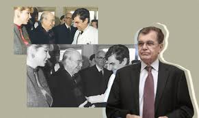 Τα εξωτερικά ιατρεία λειτουργούν με προγραμματισμό επισκέψεων στα ιατρεία και για εξετάσεις στα διαγνωστικά τμήματα. O An8rwpos Poy H3ere Apo Ti Pe8ane O Andreas Protagon Gr