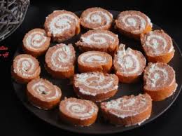 Roule Sale Tomate Et Boursin Recette En 2020 Roule Sale Alimentation Thermomix Recette