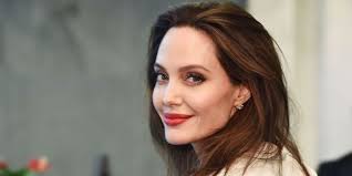May 03, 2021 · de son côté, angelina jolie ne soutiendrait absolument pas ce choix. Malefique Elle Fanning Et Angelina Jolie De Retour Dans Le Prochain Volet