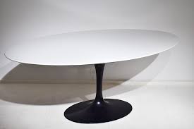 „risom amoeba steht für eleganz und schönheit in der häuslichen. Saarinen Tulip Tisch Ovaler Platte 198cm Knoll Vintage Mobel Schweiz