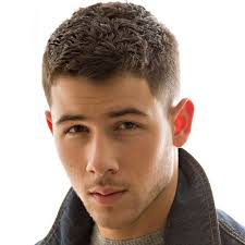 Jake wears a short crop with a few boyish spikes in the front which you can replicate at home using a little blob of hair wax. Celebrity Hairstyles For Men Men S Hairstyles Today Hairstyles Haircuts Celebrity Hairstyles Mens Hairstyles