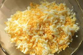Kalau nak bertambah sedap hirup sup, anda boleh tambah fucuk, tambah cendawan kering atau cendawan. Resepi Salad Telur Rebus