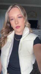 Karen Boatright's Instagram, Twitter & Facebook