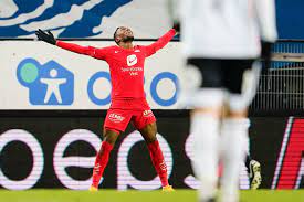 Rosenborg ballklub, commonly referred to simply as rosenborg (urban east norwegian: Sport Eliteserien Brann Slo Rbk Og Det Er Godt Nytt For Kbk