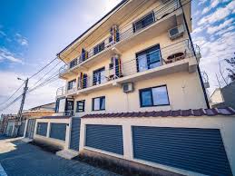 Casa dispune de 20 camere cu baie proprie. Casa In Culori Vama Veche Vama Veche PreÈ›uri Actualizate 2021