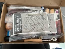 61 бр. Професионален комплект инструменти за занаяти от кожа. Домашно ръчно  шиене, шевове, щанцоване, дърворезба, седло, аксесоари за кожени изделия