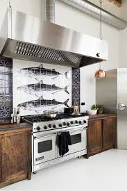 Pour décorer sa cuisine, mais aussi pour la protéger des projections alimentaires, beaucoup de personnes sont séduites par le système de crédence qui s'est considérablement développé ces dernières années. Dans La Cuisine La Credence Fait La Difference Blog Ma Maison Mon Jardin
