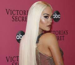 In many ways, the ponytail hairstyle has become more iconic with time because it's stylish and practical for guys with longer hair.plus, it's versatile enough to wear professionally or outside the office, which is a bonus as overgrown locks can appear wild and cluttered. Men Appear To Like Long Hair On Women How Long Is Long Shoulder Length Or More Is Longer Better As In Hair To The Waist Better Than Shoulder Length Does The Colour