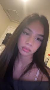 Kaitlyn Holt's Instagram, Twitter & Facebook