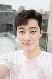 He made his debut in 2011 by appearing in bang yong guk's music video i remember. he then appeared in the television series dream high 2 and was the host of music bank from october 2013 to april 2015. Park Seo Joon Photo Gallery ë°•ì„œì¤€ Seo Joon Joon Park Seo Ji Hye