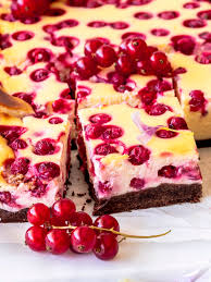 Der kuchen mit johannisbeeren besteht aus drei teilen: Johannisbeer Kasekuchen A La Russischer Zupfkuchen Emma S Lieblingsstucke