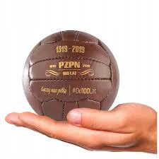 Oficjalny profil polskiego związku piłki nożnej. Pilka Mini Retro Pzpn Laczy Nas Pilka R 1 9344195737 Oficjalne Archiwum Allegro