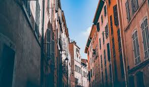 En raison d'une situation perturbée, la circulation des trains intercités de la ligne bordeaux marseille nice est modifiée. Trains De Nuit Une Ligne Bordeaux Marseille Pourrait Voir Le Jour D Ici 2030 Bordeaux Secret