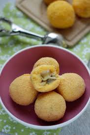 Pulite come di consueto carciofi togliendo la parte centrale e lasciandogli un pezzetto di gambo. Polpette Di Polenta Con Cuore Di Carciofi Filante Tempo Di Cottura Ricetta Ricette Idee Alimentari Polenta