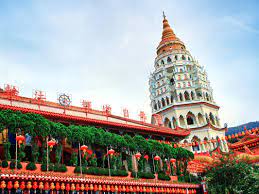 Kok lek si has a temple of 10000 buddhas. Must Visit Places Kek Lok Si Temple Lexis Suites Penang