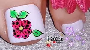 Cómo decorar uñas con flores paso a paso. Decoracion De Unas Pie Con Flor Unas Decoradas Facil Y Rapido Con Flor Para Pie Una De Los Pies Youtube