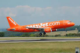27 results for easyjet a320. Datei Easyjet A320 G Ezui Flaring Bristol 22 6 14 Arp Jpg Wikipedia