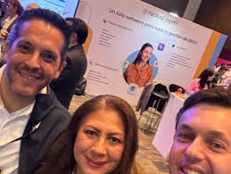 Extraordinario evento ERIAC Capital Humano #elheadhunter DHR Global  #dhrglobal Muchas gracias Rebeca Guerra, Narda Balboa Velasco, Sarah  Beatriz de la Peña Salinas, Edith Gonzalez Villarreal, Claudia Landeros,  Hermes Cruz, Guillermo Ceballos #soyERIAC #