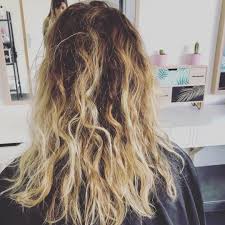 Lissage Coco Spray Pour Des Cheveux Soyeux Cheveux Soyeux Cheveux Idees Cheveux Longs