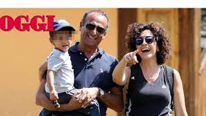 Il piccolo matteo conti, figlio di carlo conti e di sua moglie francesca vaccaro, ha spento 7 con un tenero post via social carlo conti ha celebrato il compleanno di suo figlio , matteo, nato dall'amore. Carlo Conti Matteo E Il Mio Orgoglio Francesca La Donna Della Mia Vita